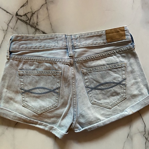 Abercrombie Low Rise Short Size 00 - Picture 2 of 3